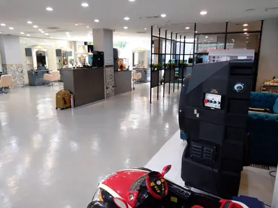 30 吋無段式水冷扇：室內大廳使用