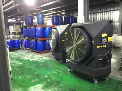 42 吋無段式水冷扇：廠房作業區使用兩台