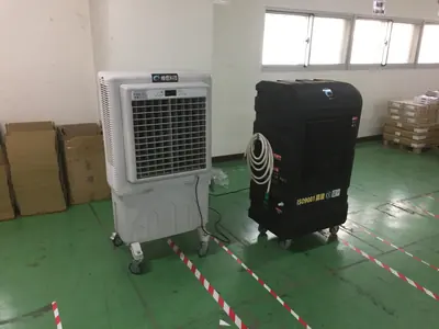 20 吋多段式水冷扇：工廠室內使用兩台