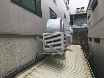 上吹式水冷空調：屋頂安裝