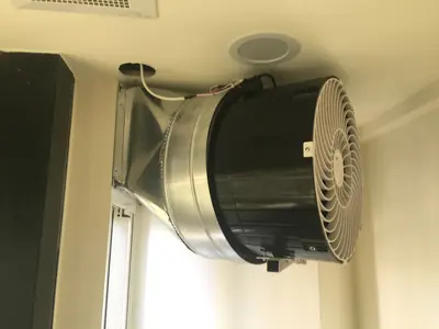 18 吋吊掛軸流扇：室內牆面安裝