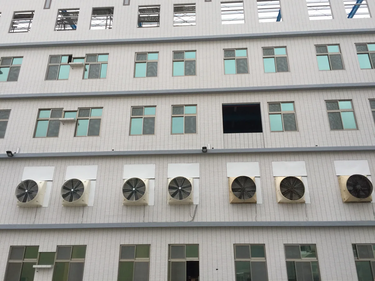 興源機械工業：整面外牆的負壓風扇